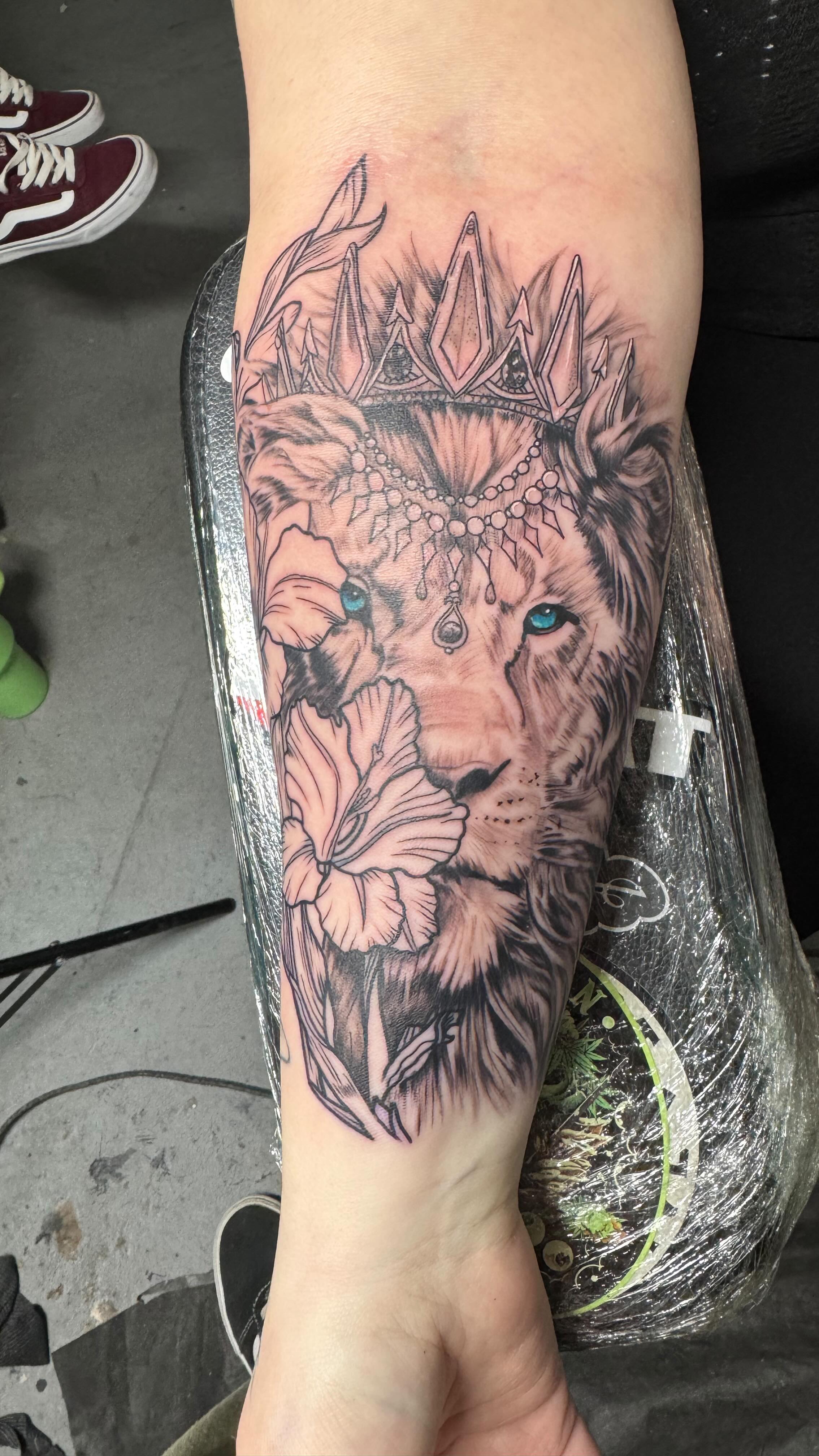 Nik black and grey realism tattoo